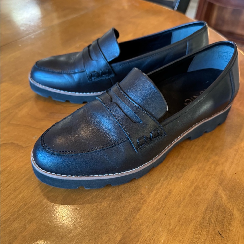 Vionic Black Leather Penny Loafers